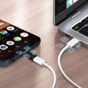 Avizar Adaptateur de charge Lighning femelle vers Micro-USB mâle Format Compact Noir — image 3
