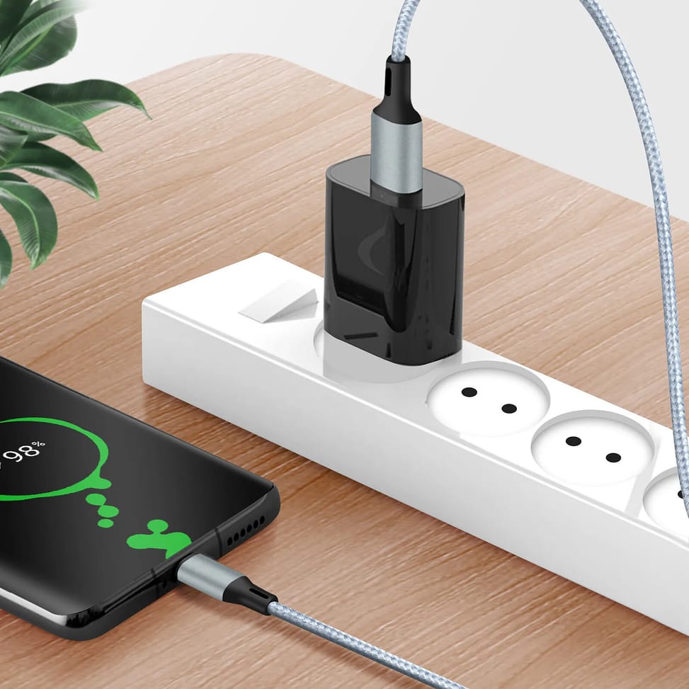 Avizar Câble 3 en 1 vers USB-C MicroUSB et Lightning Charge Rapide 1,2m Nylon Tressé — image 4