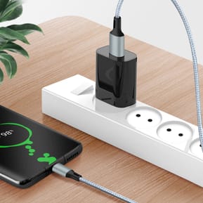 Avizar Câble 3 en 1 vers USB-C MicroUSB et Lightning Charge Rapide 1,2m Nylon Tressé — image 4