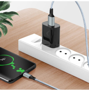 Avizar Câble 3 en 1 vers USB-C MicroUSB et Lightning Charge Rapide 1,2m Nylon Tressé