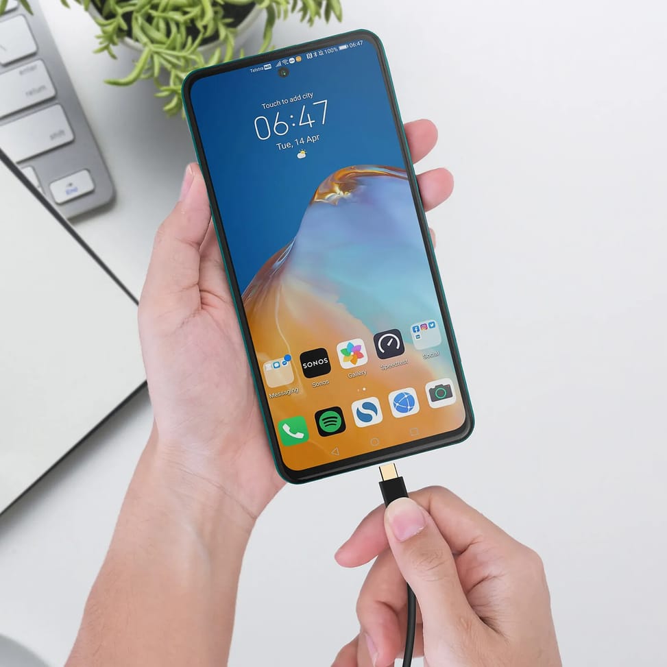 Avizar Câble USB-C vers USB-C Power Delivery Transfert Rapide 2m Noir — image 4