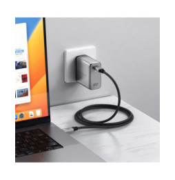 Satechi Câble USB4 Pro USB-C 240W 1.2m en Nylon Tressé Noir