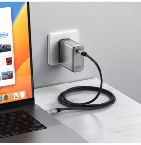 Satechi Câble USB4 Pro USB-C 240W 1.2m en Nylon Tressé Noir