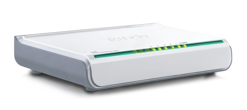Switch Non Administrable Tenda S105 5-Port 10/100