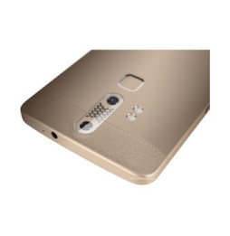 ZTE Axon Lux