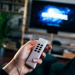 METRONIC - Prise télécommandées 2300 W avec télécommande - Lot de 3 prises - Blanc — image 3