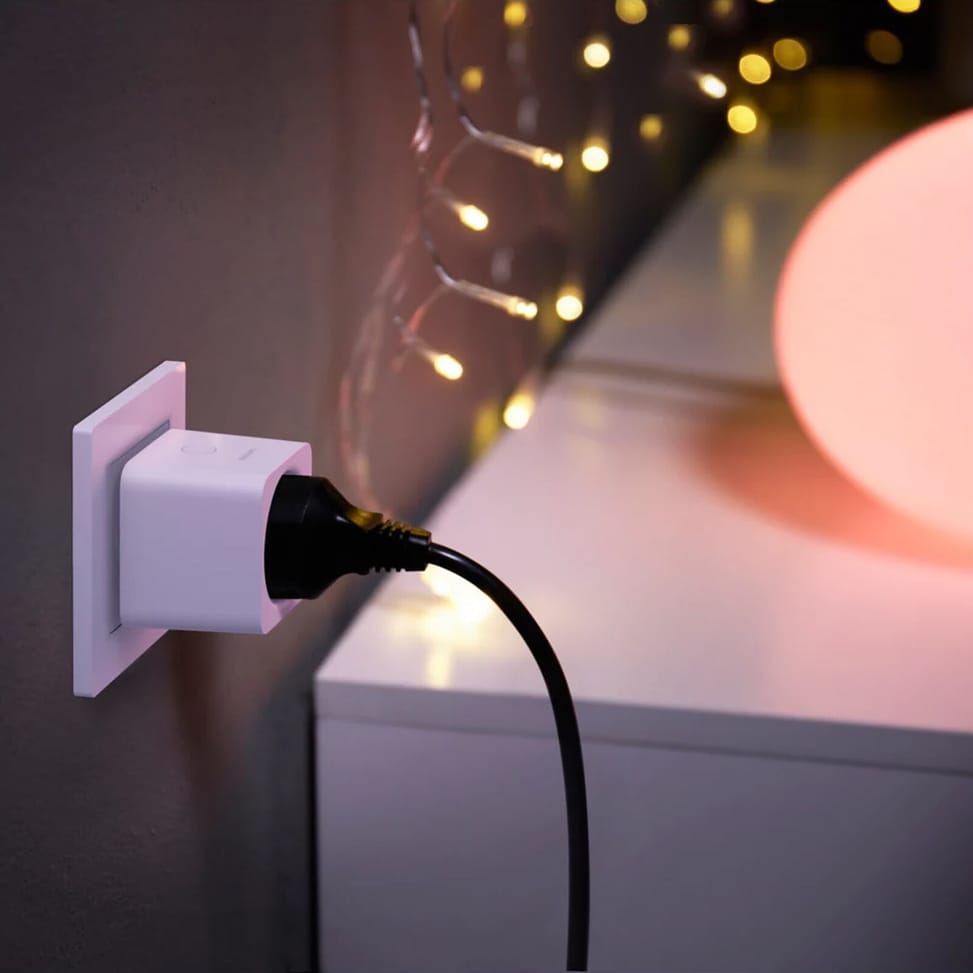 Philips Hue Smart Plug — image 3