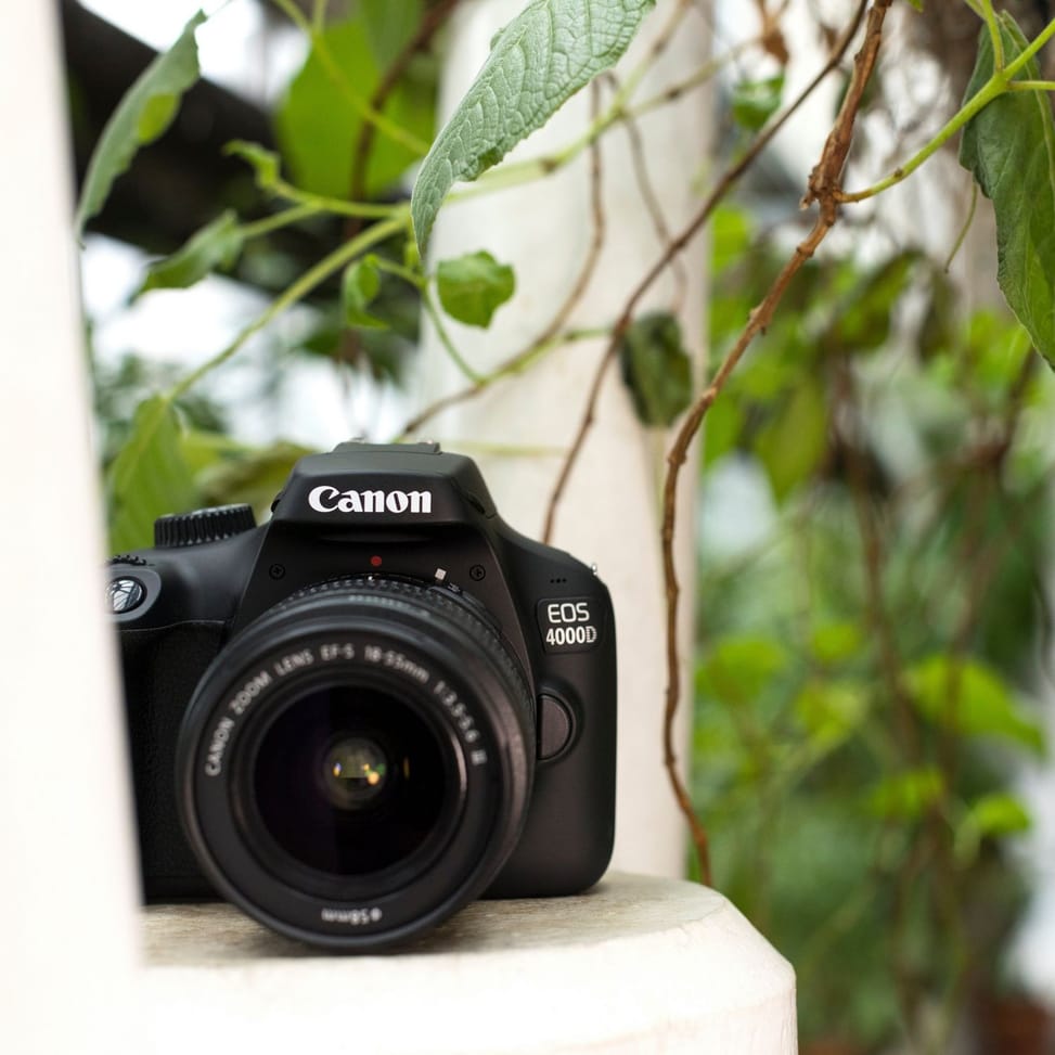 Appareil photo Canon EOS 4000D, noir + objectif 18-55 III + sac SB130 + carte SD — image 11