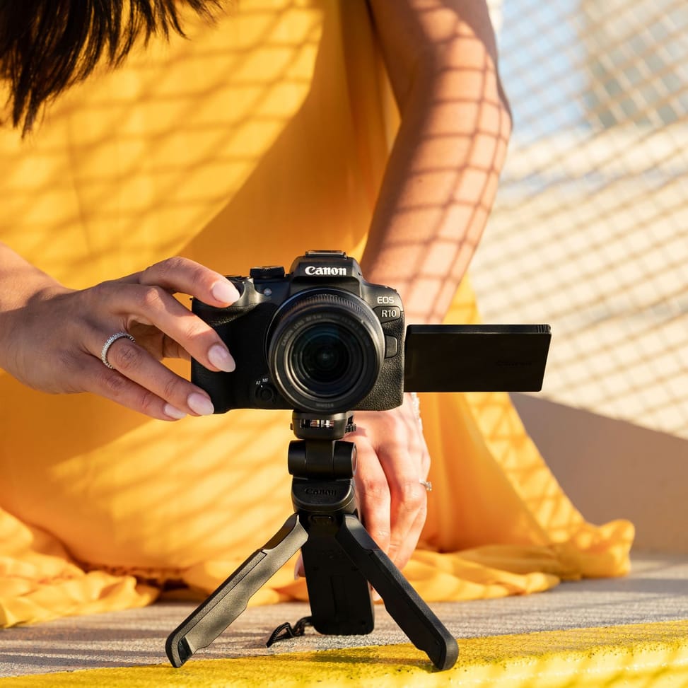 Appareil photo hybride Canon EOS R10 + objectif RF-S 55-210mm + objectif RF-S 18-45mm + carte SD + batterie supplémentaire — image 10