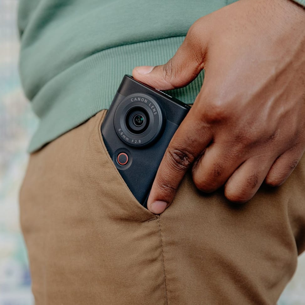 Canon PowerShot V10 Essential Kit, Black — image 15