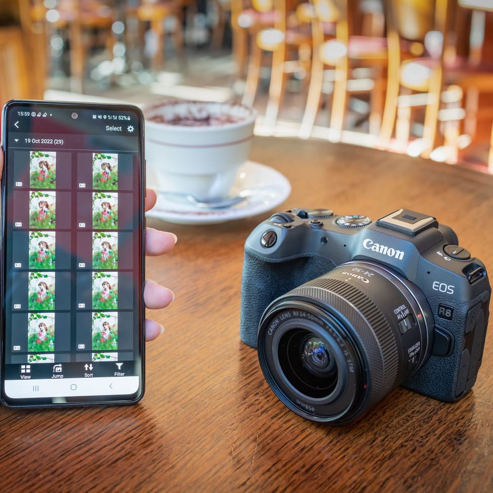 Appareil photo hybride Canon EOS R8 + batterie de rechange — image 12