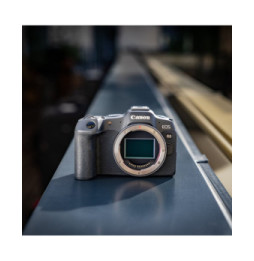 Appareil photo hybride Canon EOS R8 + batterie de rechange