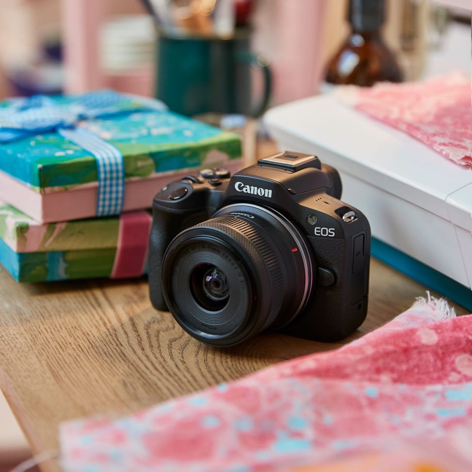 Appareil photo hybride Canon EOS R50, noir + objectif RF-S 18-45mm F4.5-6.3 IS STM + sac à dos + carte SD + batterie supplémenta — image 12