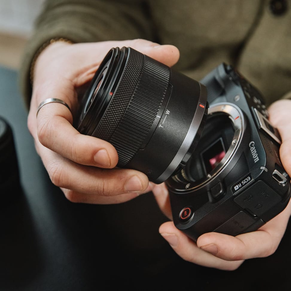 Boîtier de l'appareil photo hybride Canon EOS R50 V — image 10