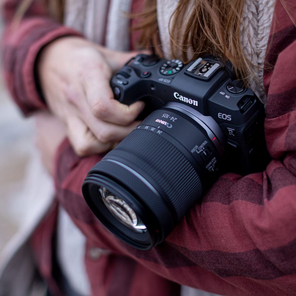 Appareil photo Canon EOS RP + objectif RF 24-105mm IS STM + sac à dos + carte SD + batterie de rechange — image 13