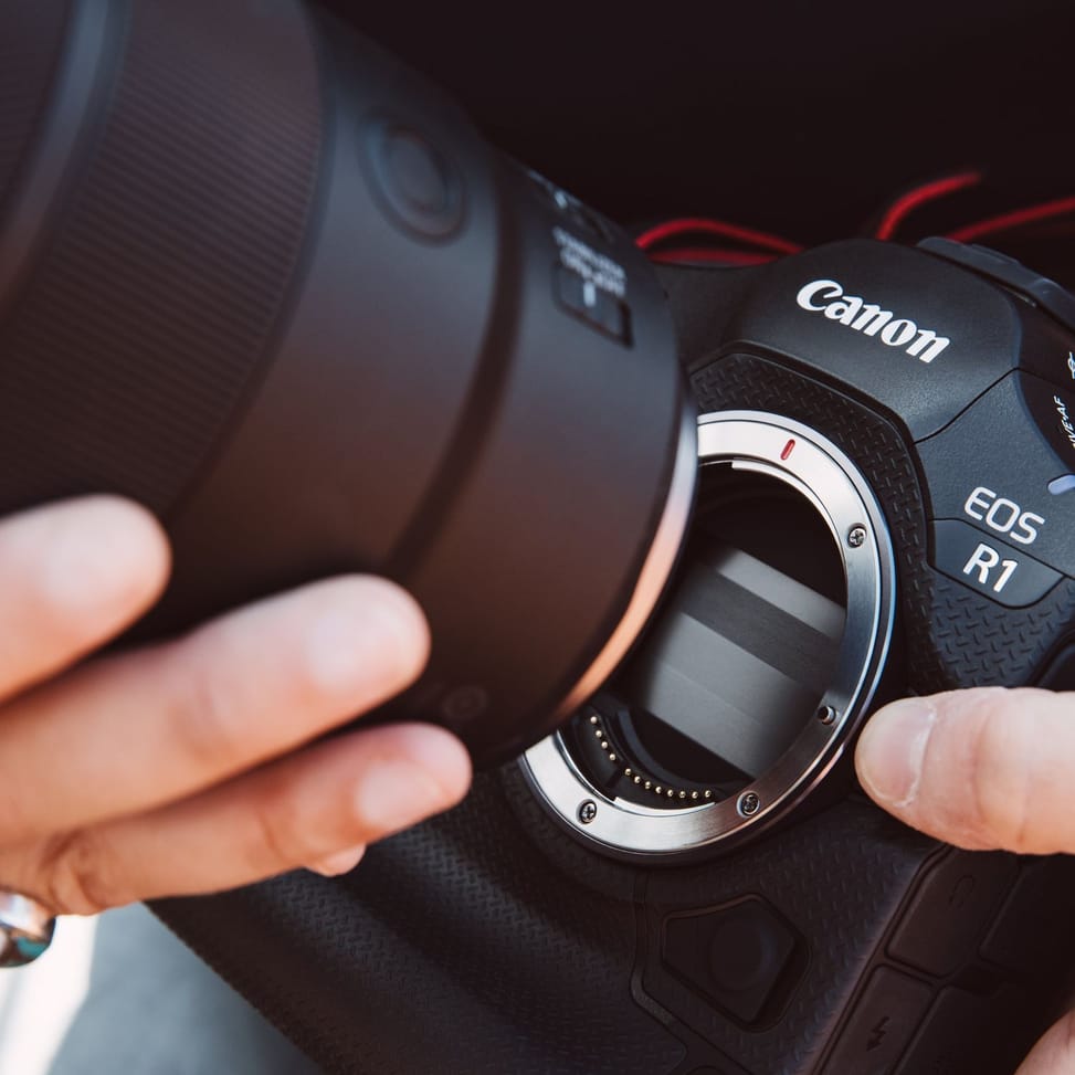 Boîtier de l'appareil photo hybride Canon EOS R1 — image 12