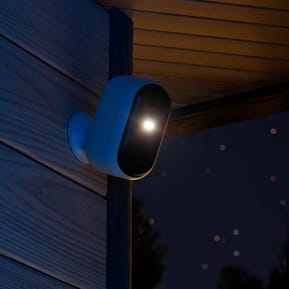 Arlo Essential 2K Outdoor - Blanc (x 3) — image 2