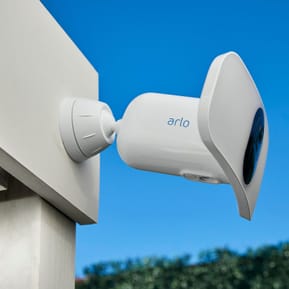 Arlo Pro 3 Floodlight - Blanc (FB1001) — image 4