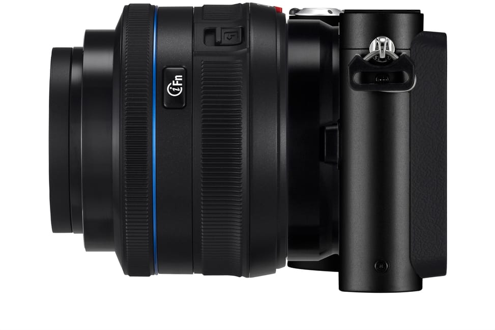 Appareil photo Samsung NX200 - 20MP (EV-NX200ZDABME) — image 3