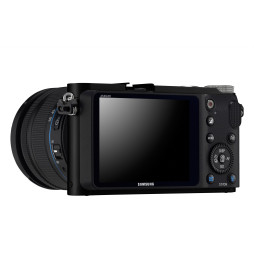 Appareil photo Samsung  NX200 - 20MP (EV-NX200ZDABME)