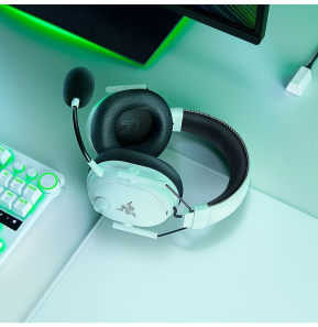 Casque gaming Bluetooth Razer BlackShark V3 Pro Blanc (RZ04-05400200-R3M1)
