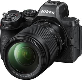 Appareil photo hybride Nikon Z5II + Objectif Nikkor Z 24-200 f4-6.3 VR (4960759917409)