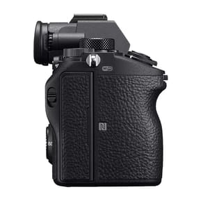 Appareil photo hybride Sony Alpha 7 III boîtier nu (ILCE-7M3) — image 4