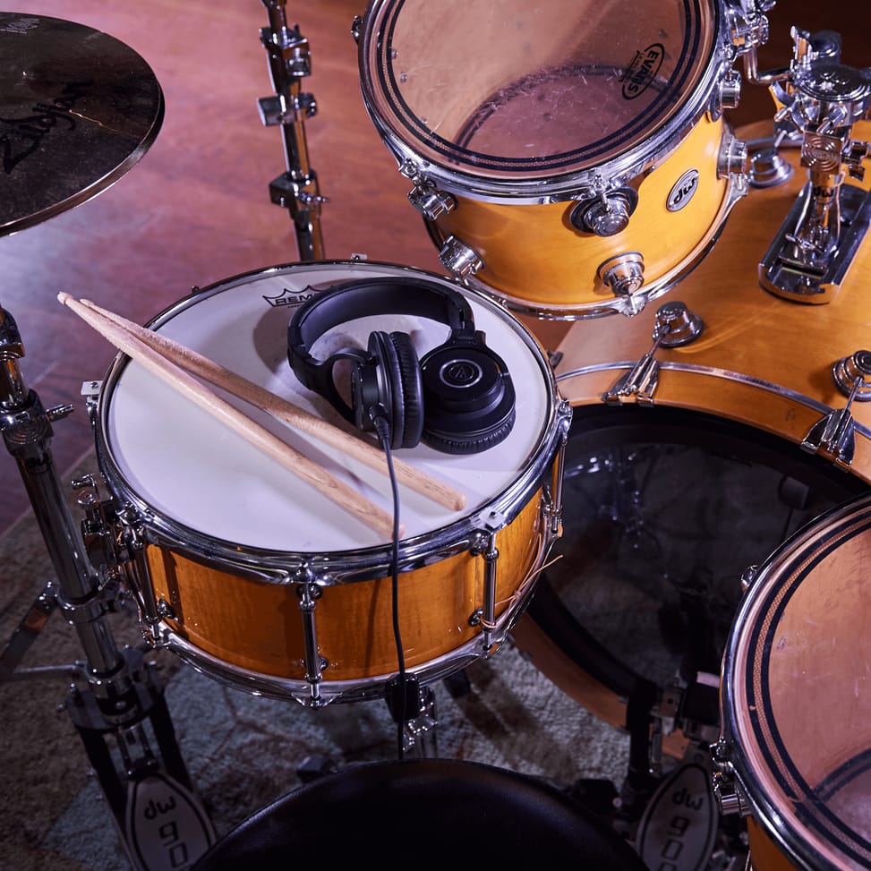 سماعة رأس احترافية لمراقبة الاستوديو Audio-Technica ATH-M40X، استجابة مسطحة – صورة 8
