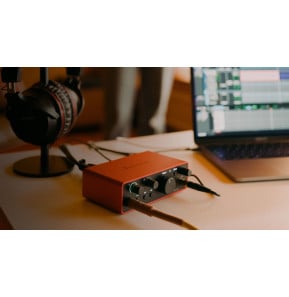 Interface audio USB-C Focusrite Scarlett Solo 4e génération - 1 préampli micro, entrée guitare — image 6