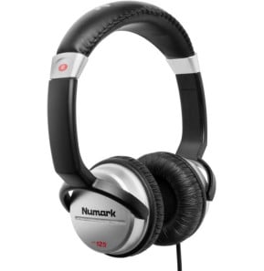 سماعات رأس DJ Numark HF125 - مكبرات صوت 40 مم، مقبس 3.5 مم ومحوّل 6.35 مم