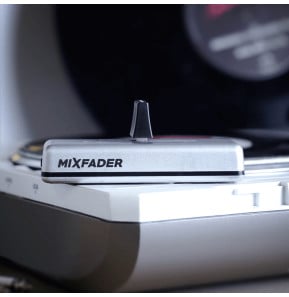 وحدة تحكم DJ لاسلكية MWM Mixfader - crossfader محمول بتقنية Bluetooth لتطبيقات DJ — صورة 3