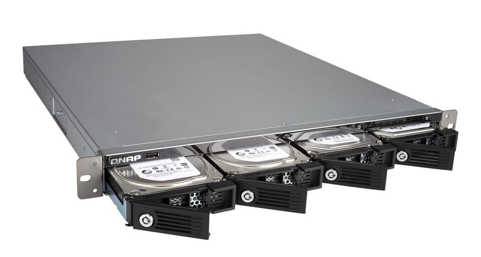 Serveur NAS Edge Cloud 10 baies haute performance compatible 10GbE QNAP TVS-EC1080-i3-8G
