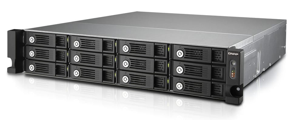 Serveur NAS professionnel 4 baies Rackable QNAP TS-853U-RP avec alimentation redondante