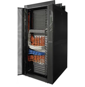 Kit de 4 guide-câbles verticaux APC pour armoire NetShelter SX 42U (AR7717A) — image 3