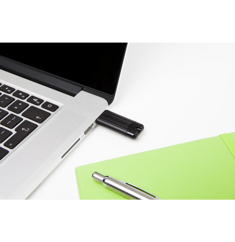 مفتاح USB بسعة 128 جيجابايت Verbatim PinStripe USB 3.2 Gen 1 قابل للسحب، أسود (49319) – صورة 4