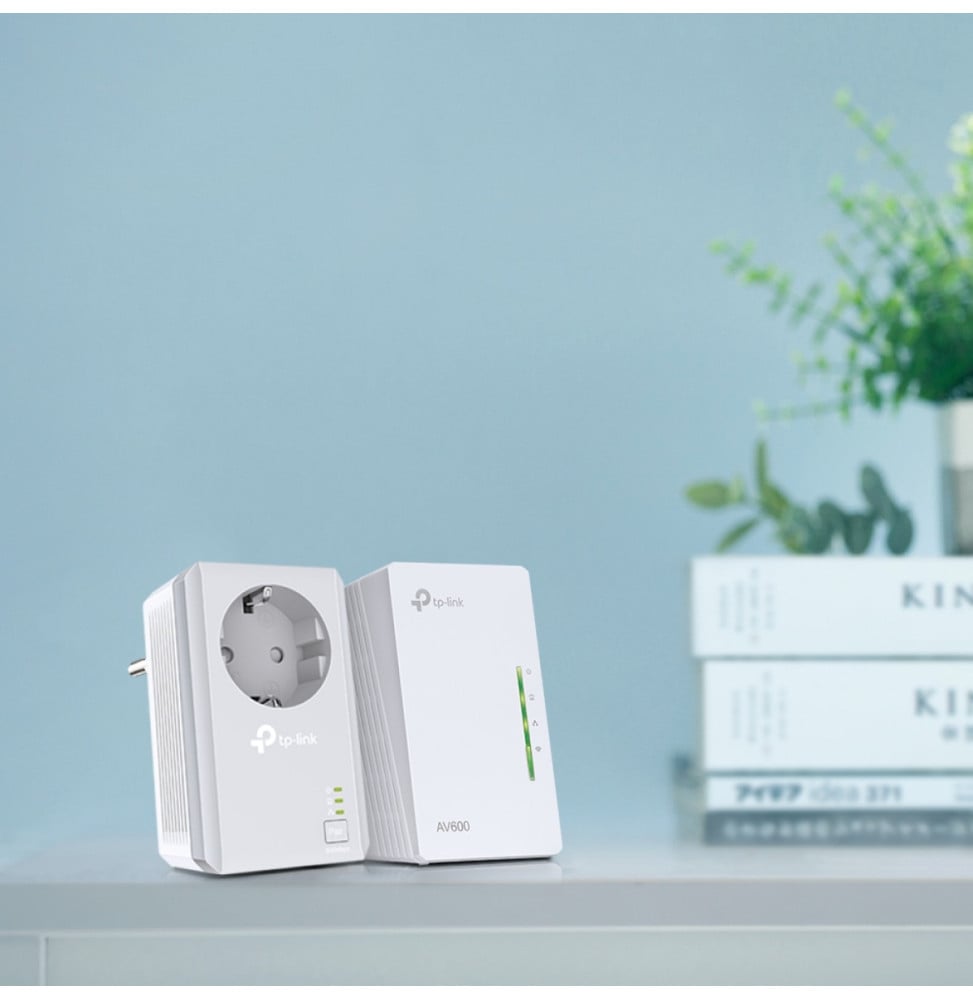 TP-Link TL-WPA4226 KIT AV600 Wi-Fi Powerline Kit with Pass-Through Socket — image 3