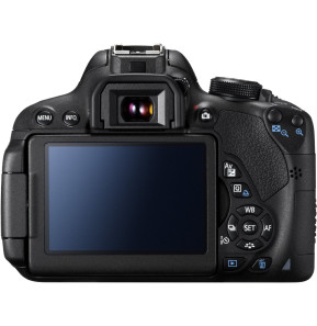 Reflex Canon EOS 700D + Objectif 18-135 IS STM