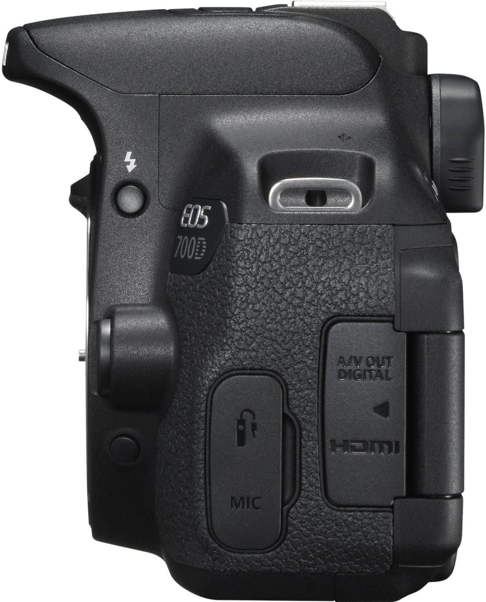 Reflex Canon EOS 700D + Objectif 18-135 IS STM
