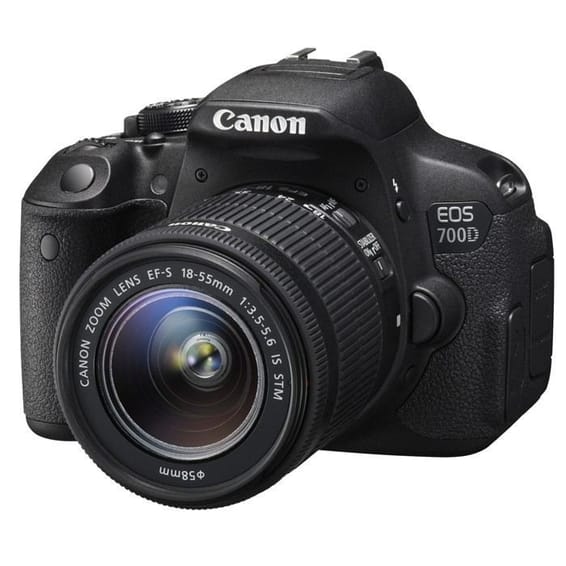 Reflex Canon EOS 700D + Objectif 18-55 DC