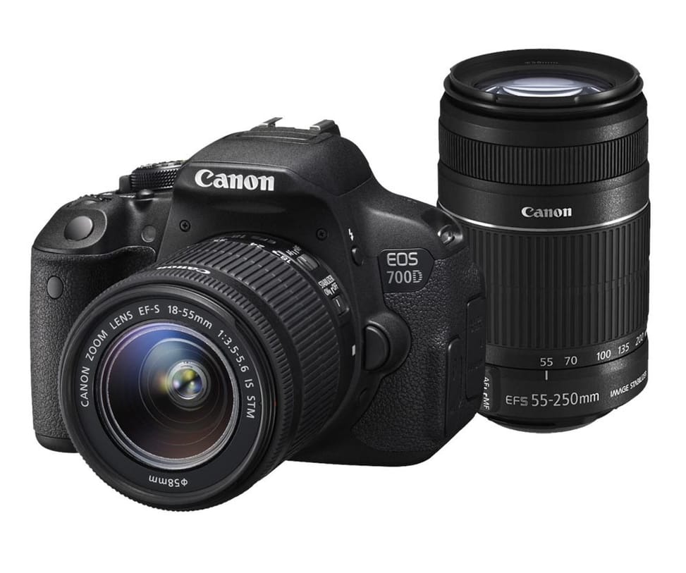Reflex Canon EOS 700D + Objectif Canon EF-S 18-55mm f/3.5-5.6 IS STM