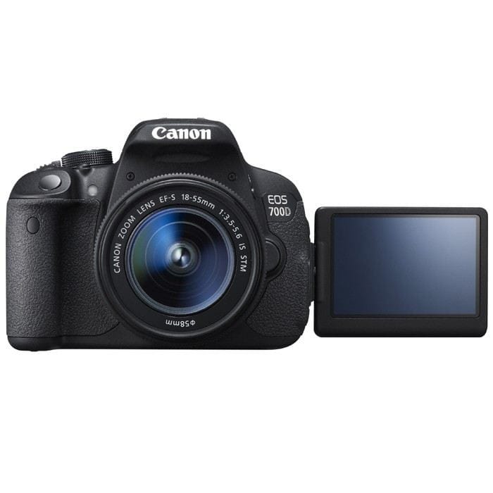 Reflex Canon EOS 700D + Objectif Canon EF-S 18-55mm f/3.5-5.6 IS STM