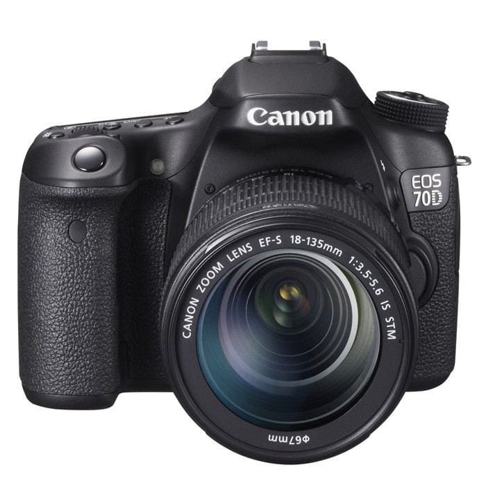 Reflex Canon EOS 70D + Objectif Canon EF-S 18-55mm f/3.5-5.6 IS STM
