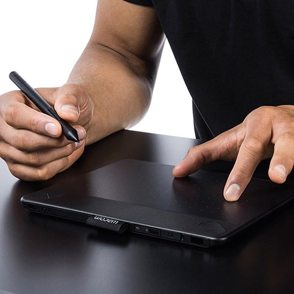 Tablette graphique Filaire Wacom Intuos Pen & Touch Creative Medium (CTH-680SS)