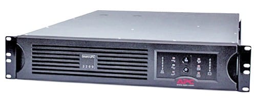 Onduleur Line Interactive Haute Fréquence avec Stabilisateur de tension APC Smart-UPS 2200VA USB & Serial RM 2U 230V