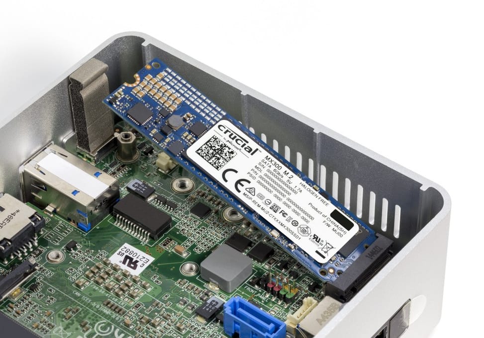 Crucial MX300 M.2 SSD - Type 2280 — image 4