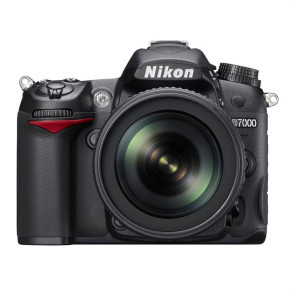 Reflex Nikon D7000 + 18-55 VR