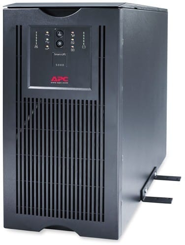 Onduleur Line Interactive Haute Fréquence avec Stabilisateur de tension APC Smart-UPS 5000VA Convertible Rack/Tower
