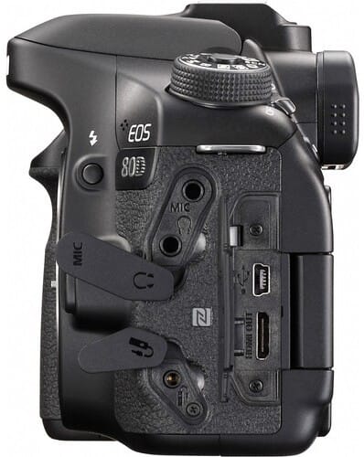 Appareil photo Compact Canon EOS 80D 18-55mm IS (1263C011AB)