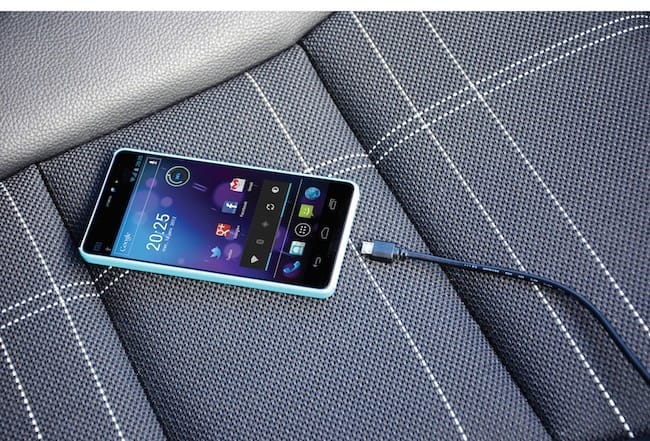 Chargeur voiture 2 USB + Câble Micro USB de Port Designs (900081)