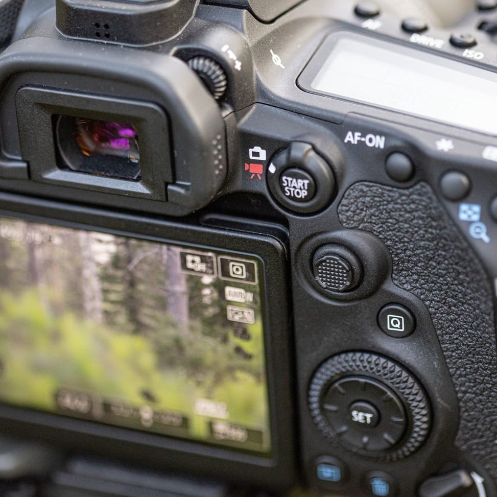 Canon EOS 90D + objectif EF-S 18-55mm IS STM (3616C010AA)